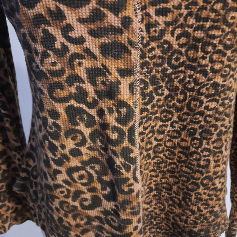 2/$25 - Pilcro Animal print top - Picture 6 of 13